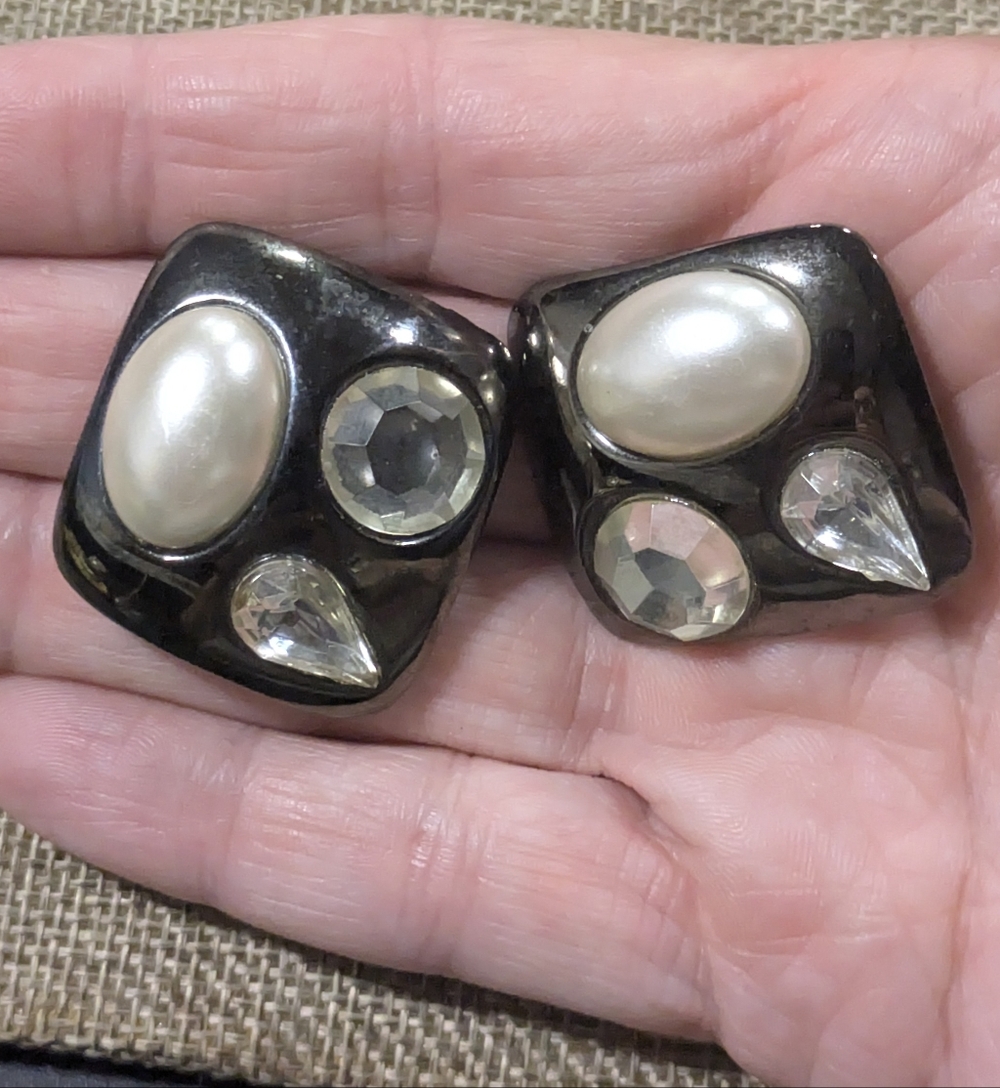 Chunky Vintage Black With Faux Pearl Rhinestone Accents Clip On Earrings